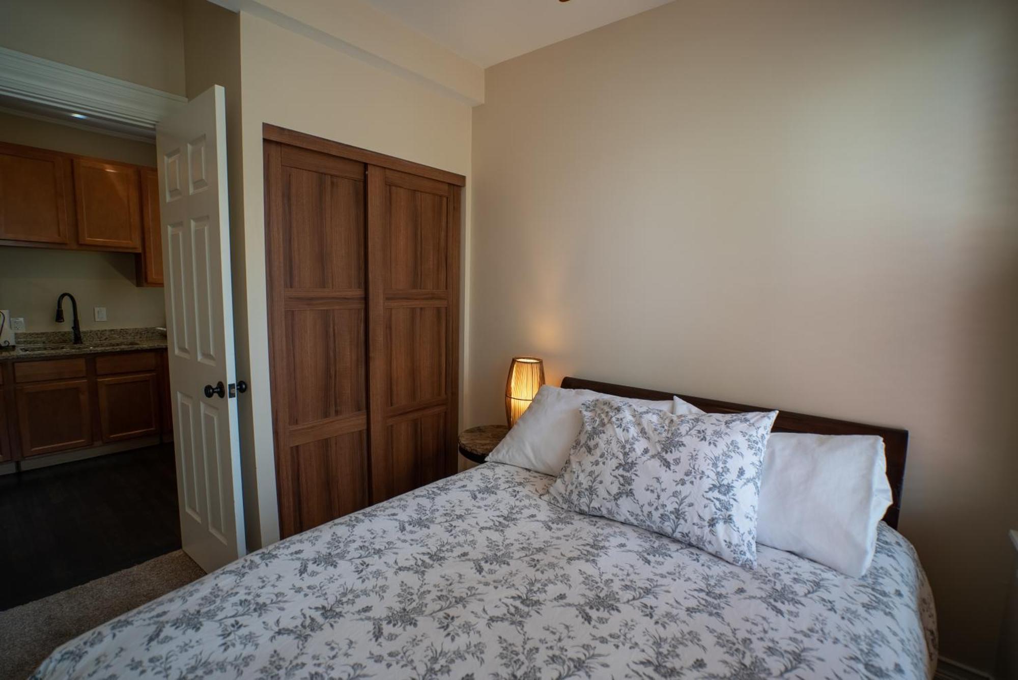 Apartment Roscoe Village Chicago