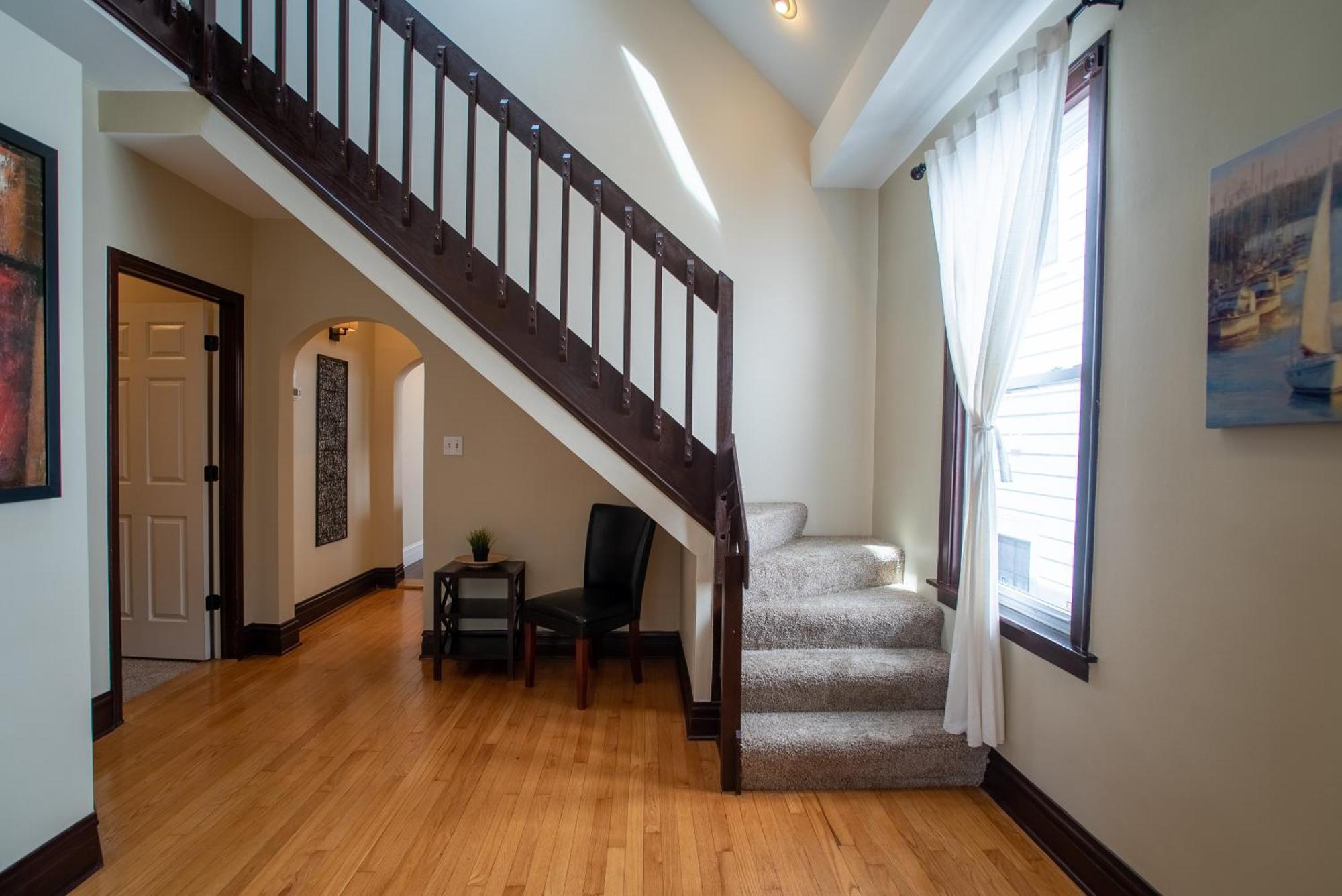 Roscoe Village Apartment Chicago