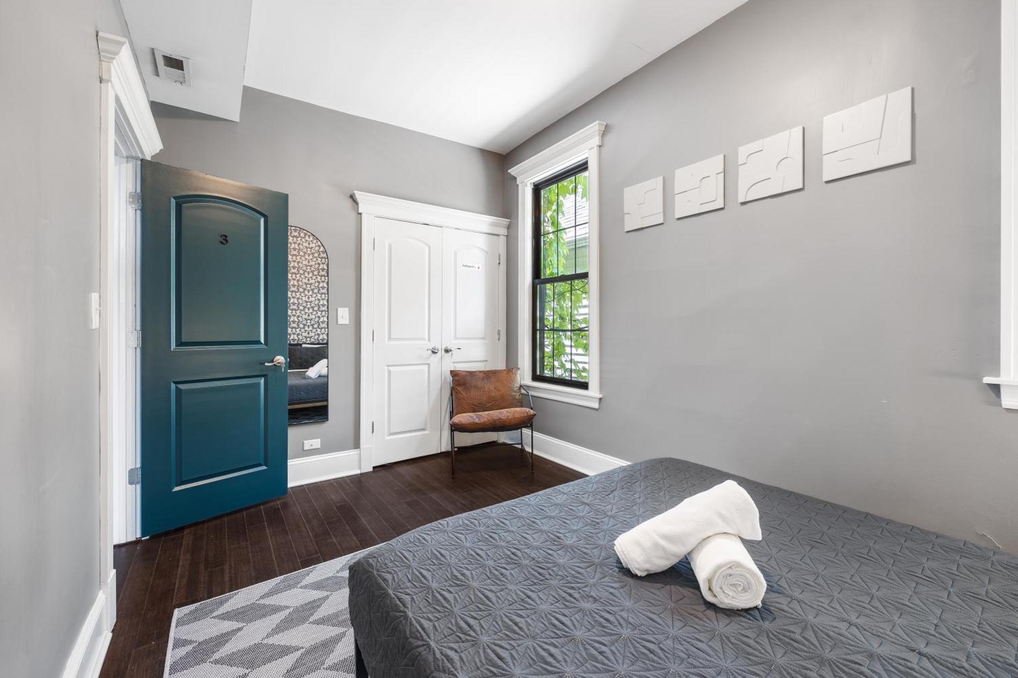 Wrigleyville Apartment Chicago