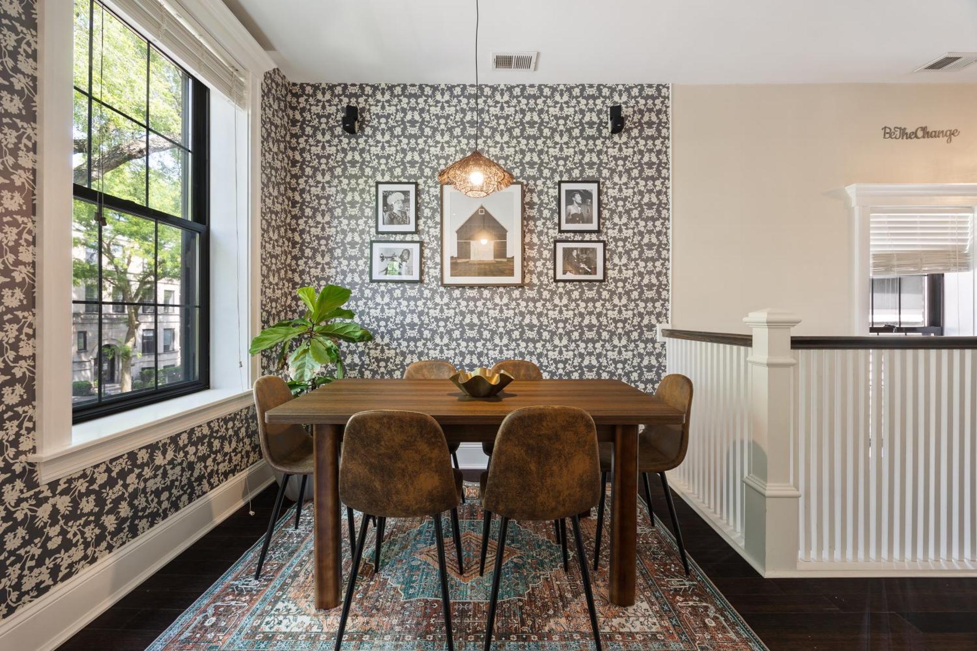 Apartment Wrigleyville *