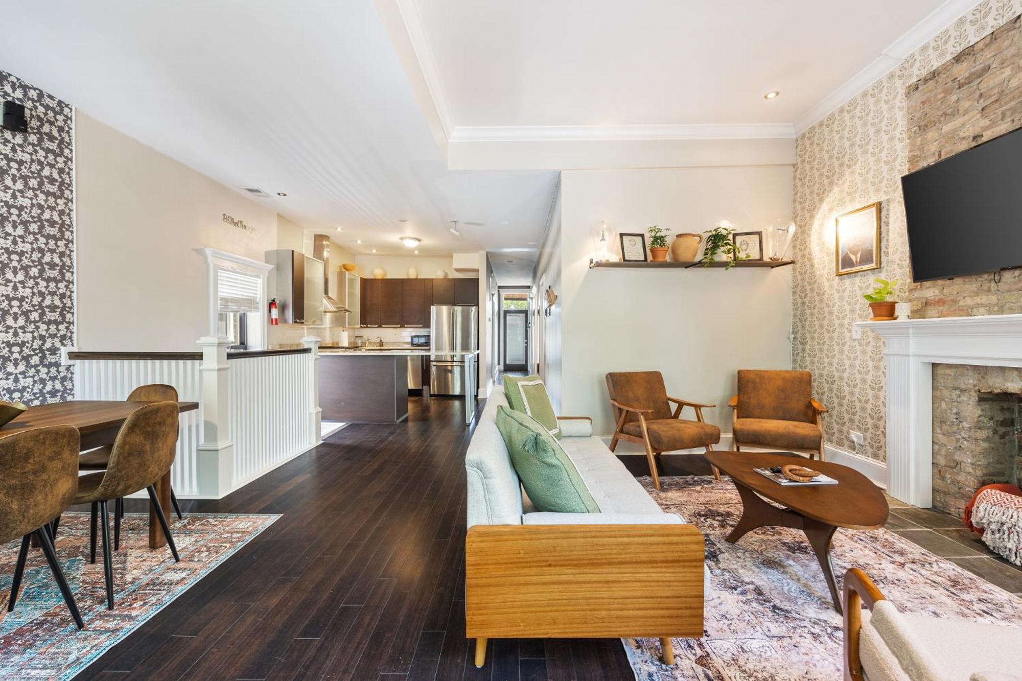 Apartment Wrigleyville Chicago