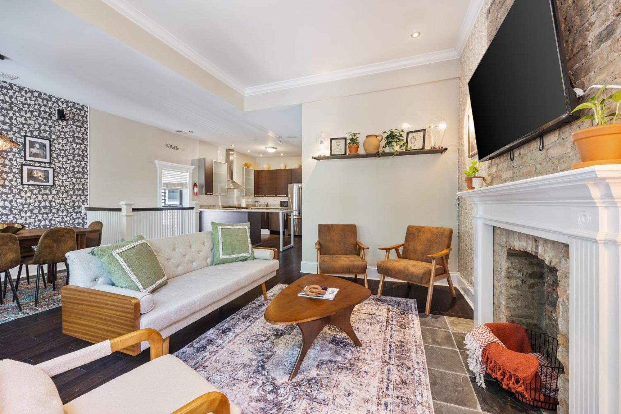 Wrigleyville Apartment