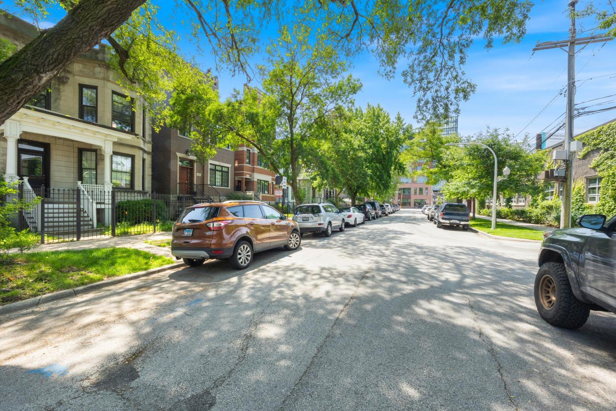 Wrigleyville Apartment