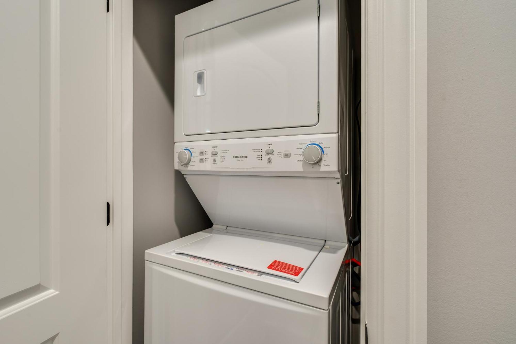 5 Mi To Dtwn Chicago Newly Built Condo Chicago