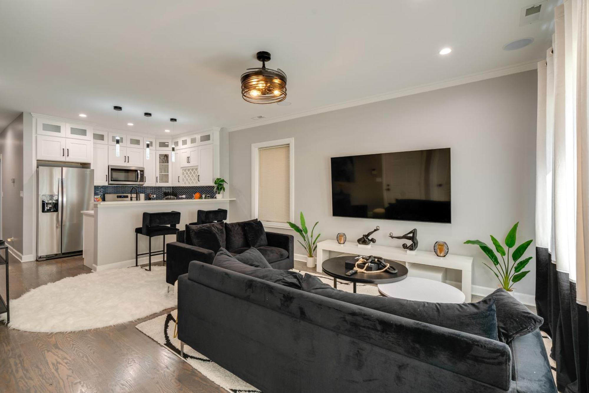 5 Mi To Dtwn Chicago Newly Built Condo Apartment *