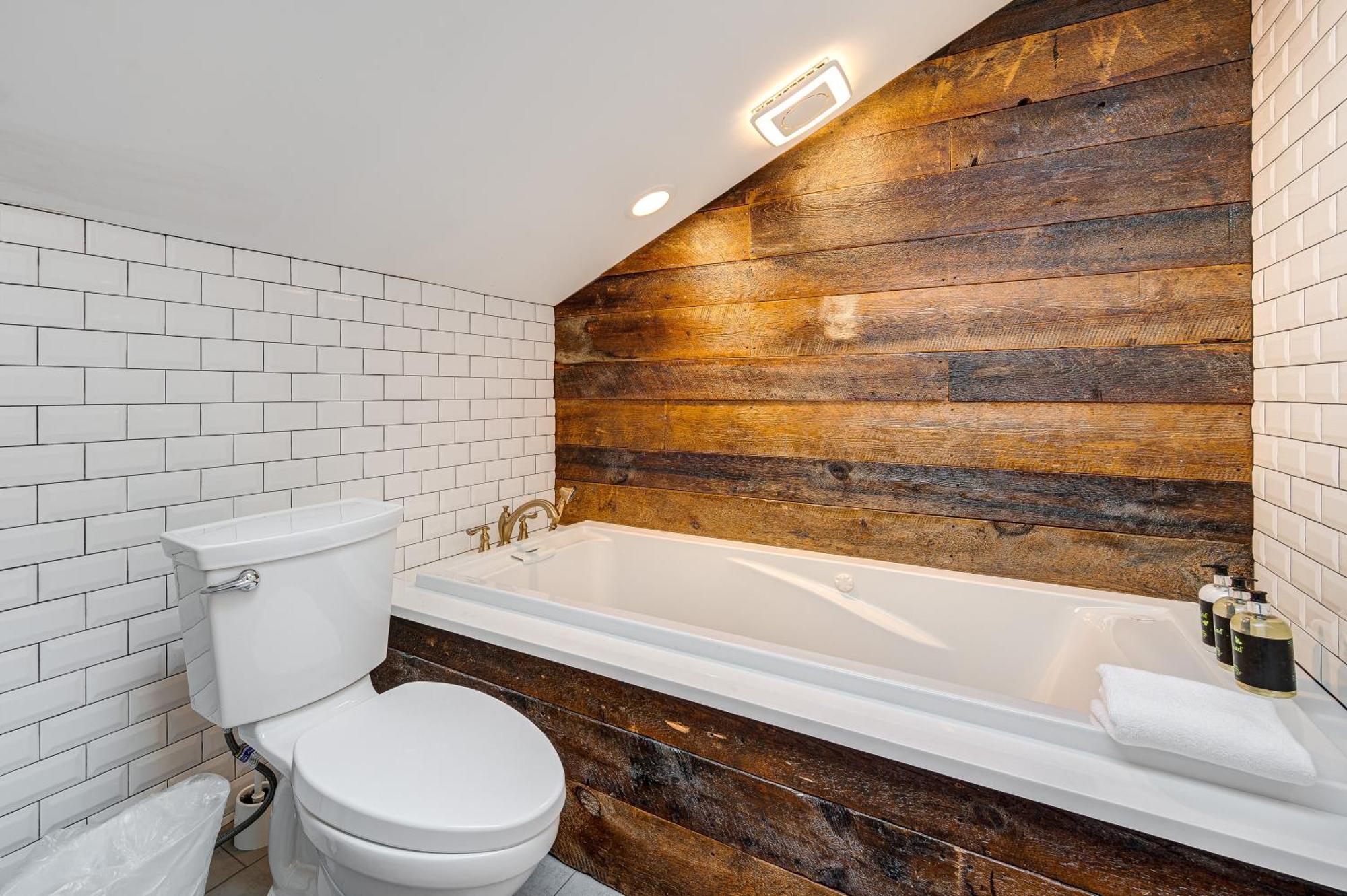 Floor In The Heart Of West Town! Perfect For Any Group And Pet Friendly! Apts Apartamento *
