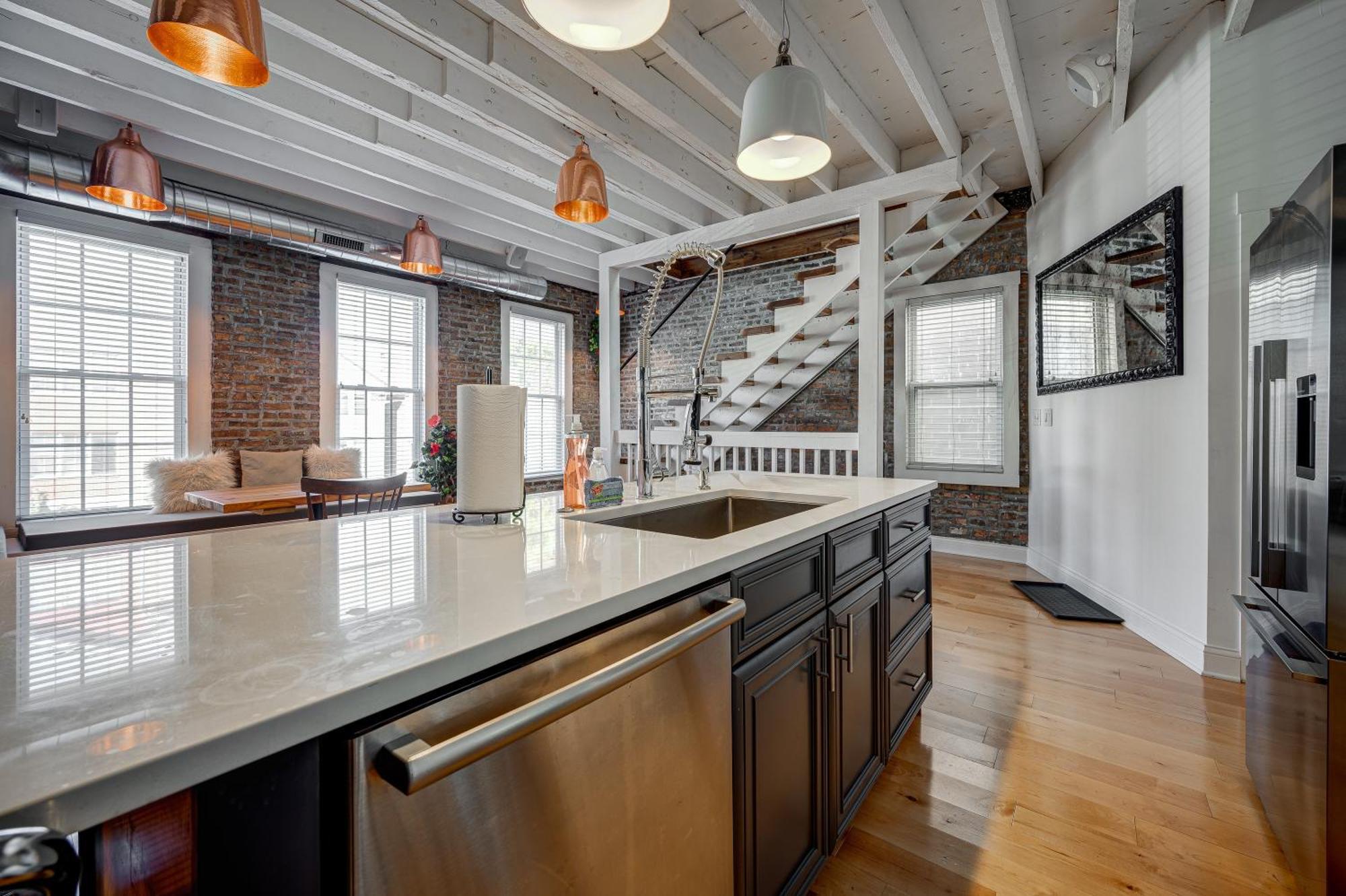 Floor In The Heart Of West Town! Perfect For Any Group And Pet Friendly! Apts Apartamento Chicago