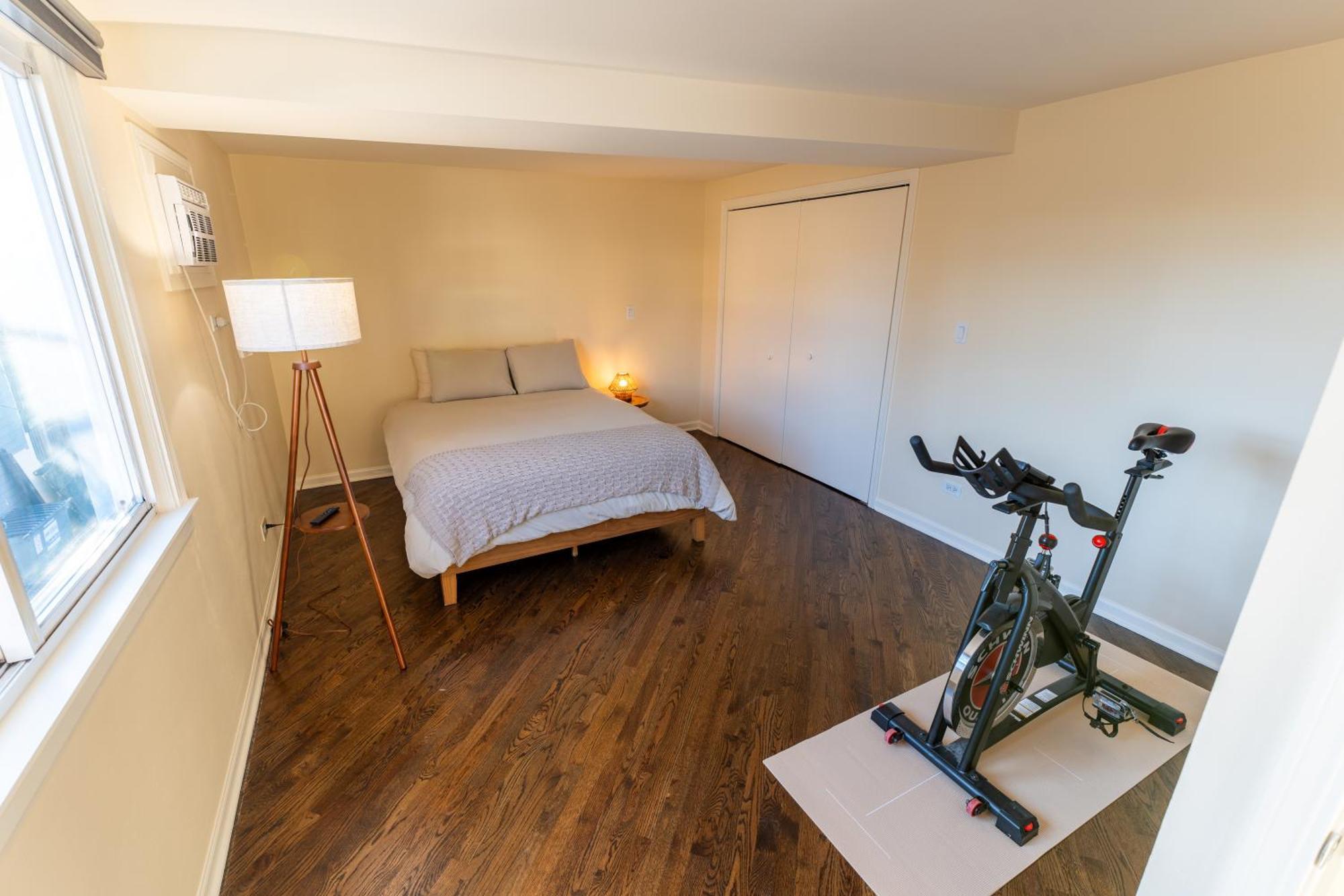 Bucktown Private Apartment *