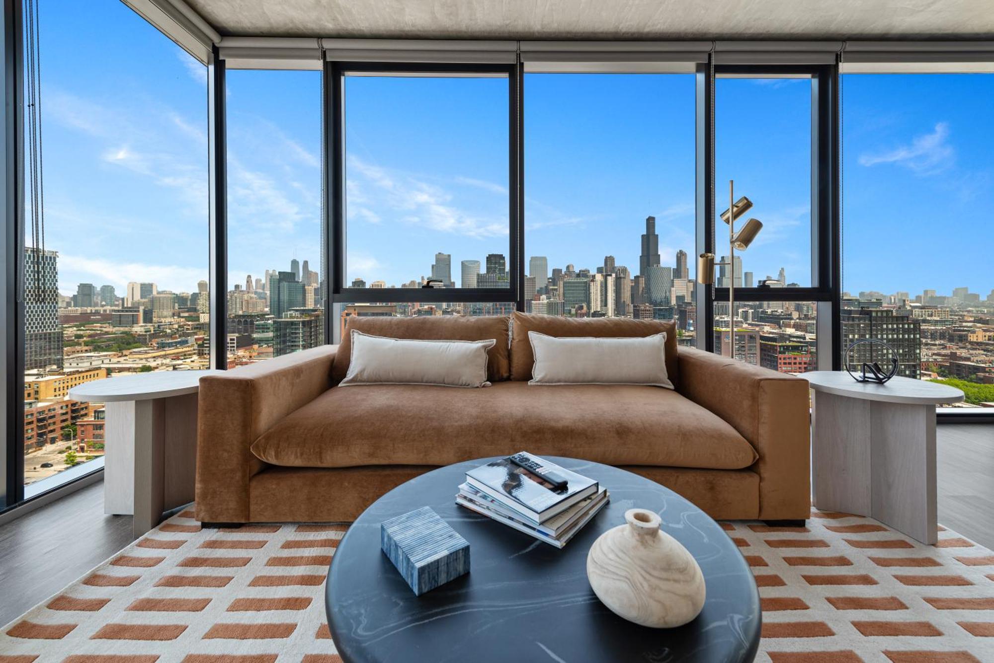 Apartment Fulbrix Bright Designer With West Loop Views *