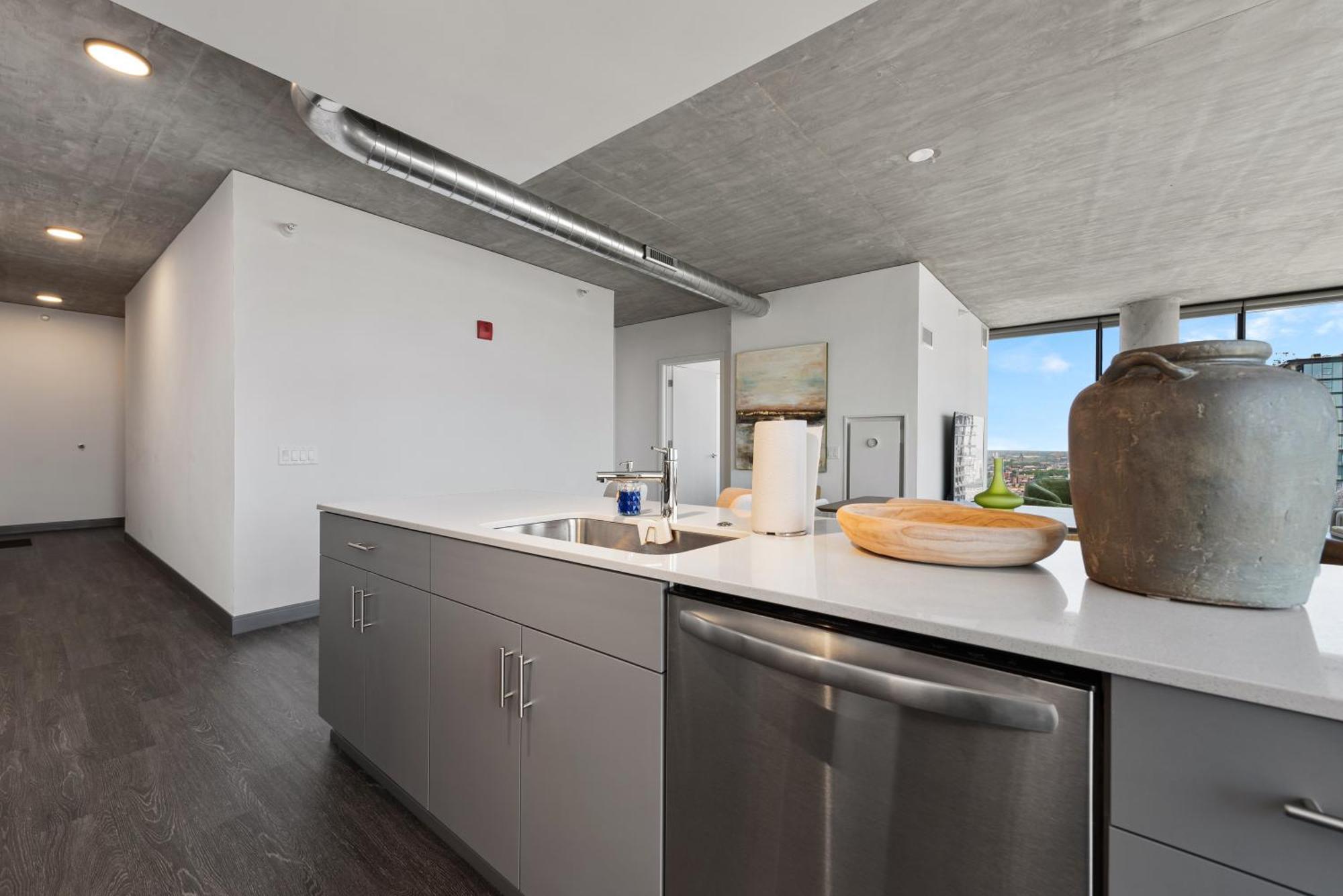 Fulbrix Bright Designer With West Loop Views Apartment Chicago