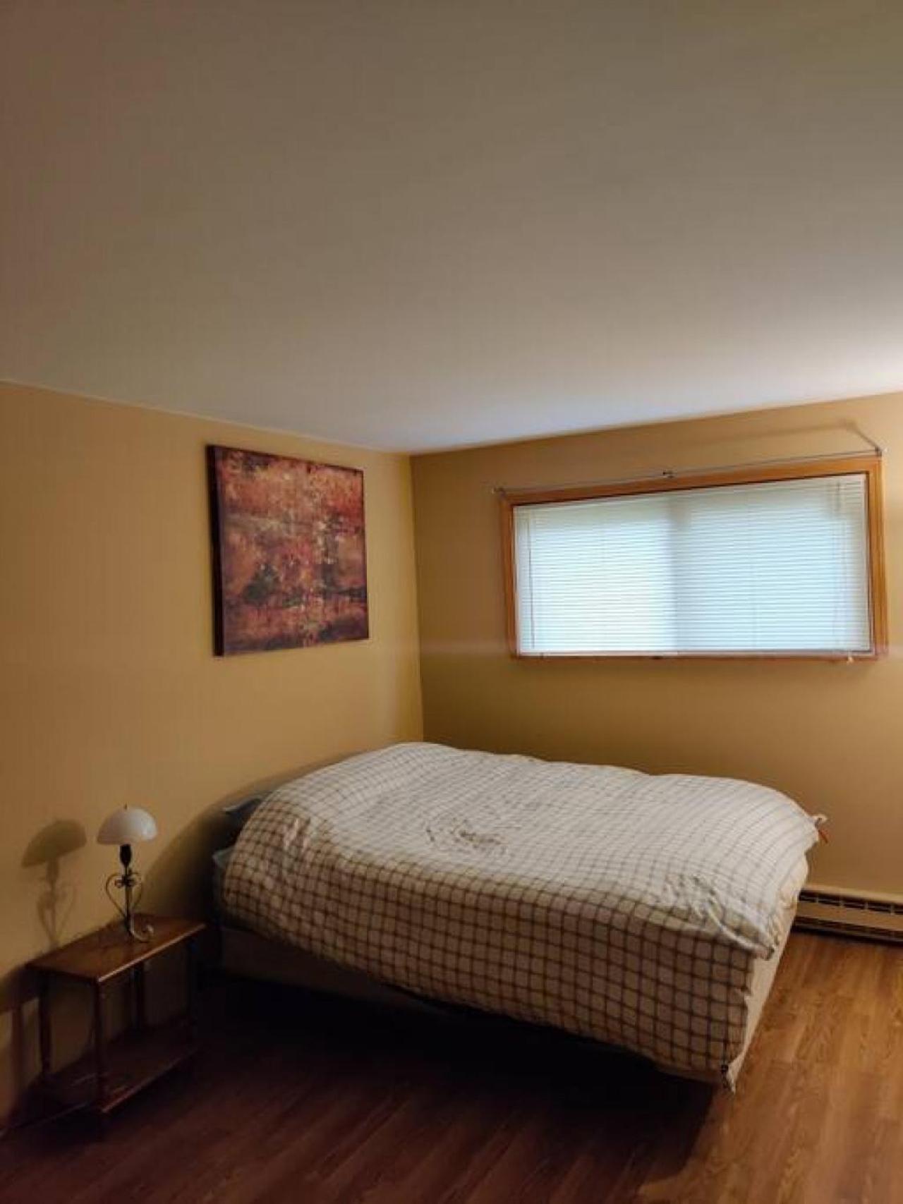 Luxurious In Rated Neighborhood *