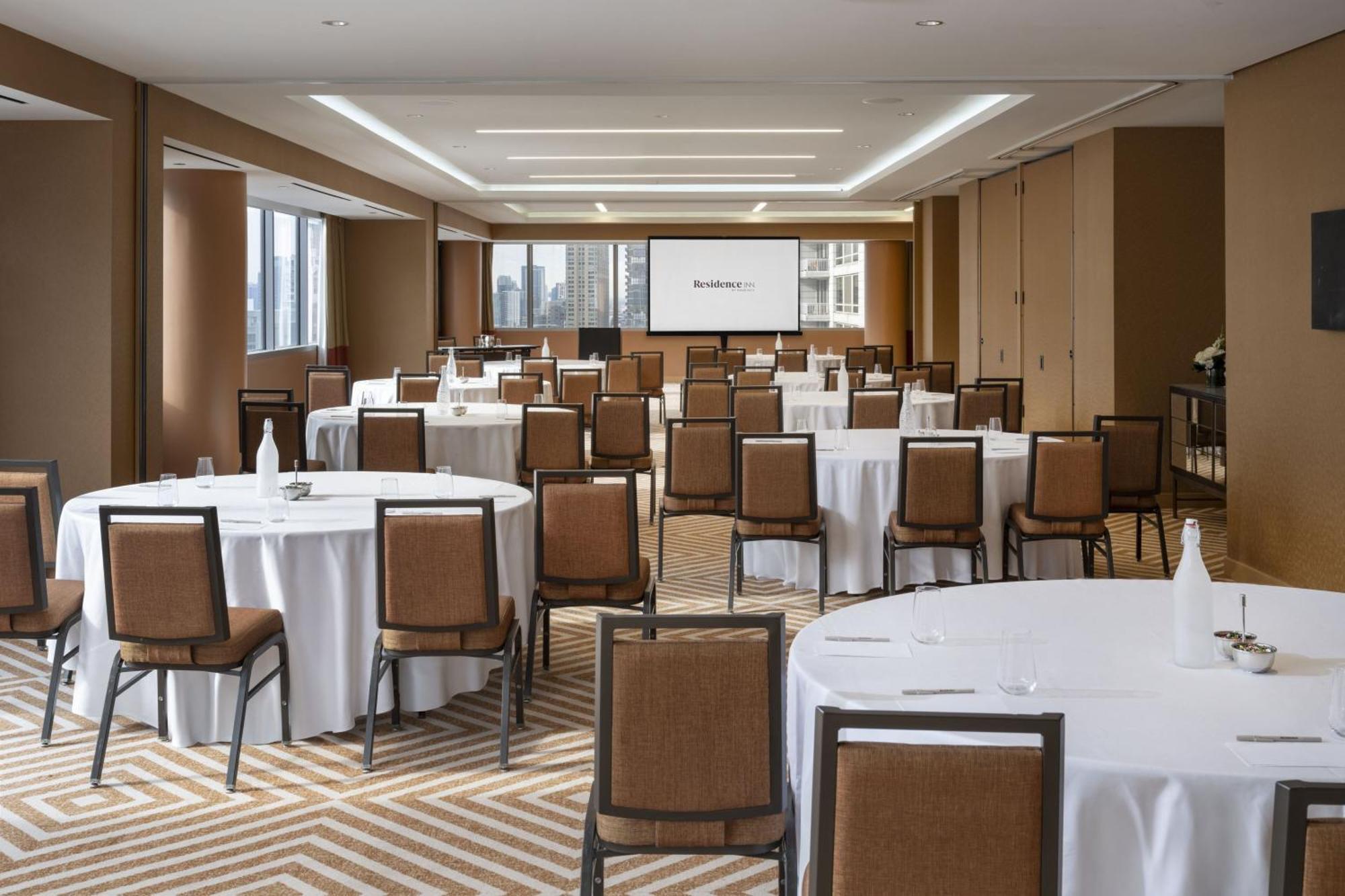 Hotel By Marriott Downtown Magnificent Mile Chicago