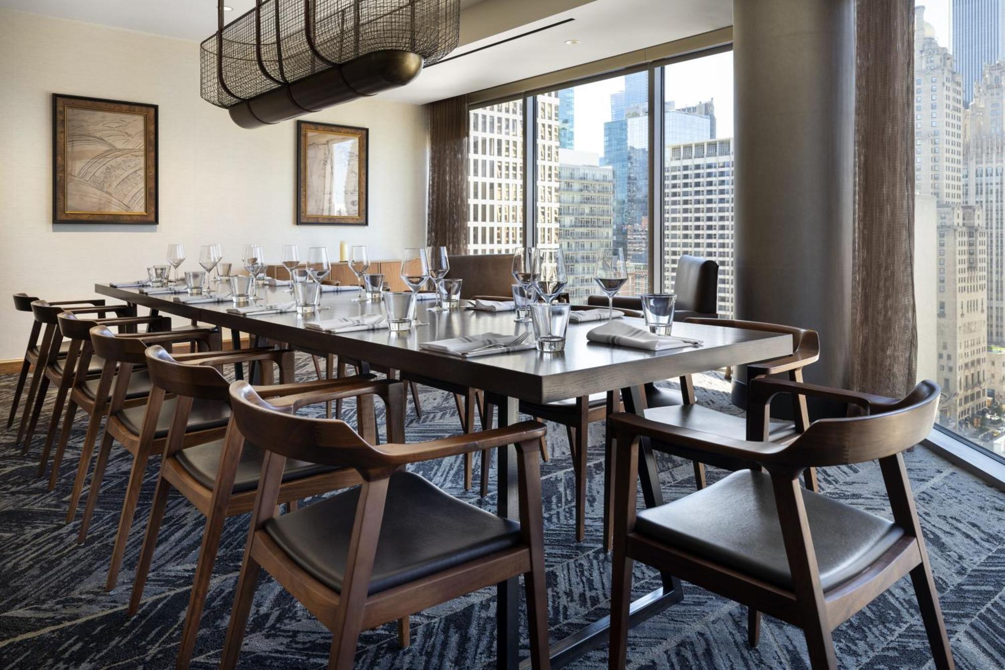 By Marriott Downtown Magnificent Mile 3*