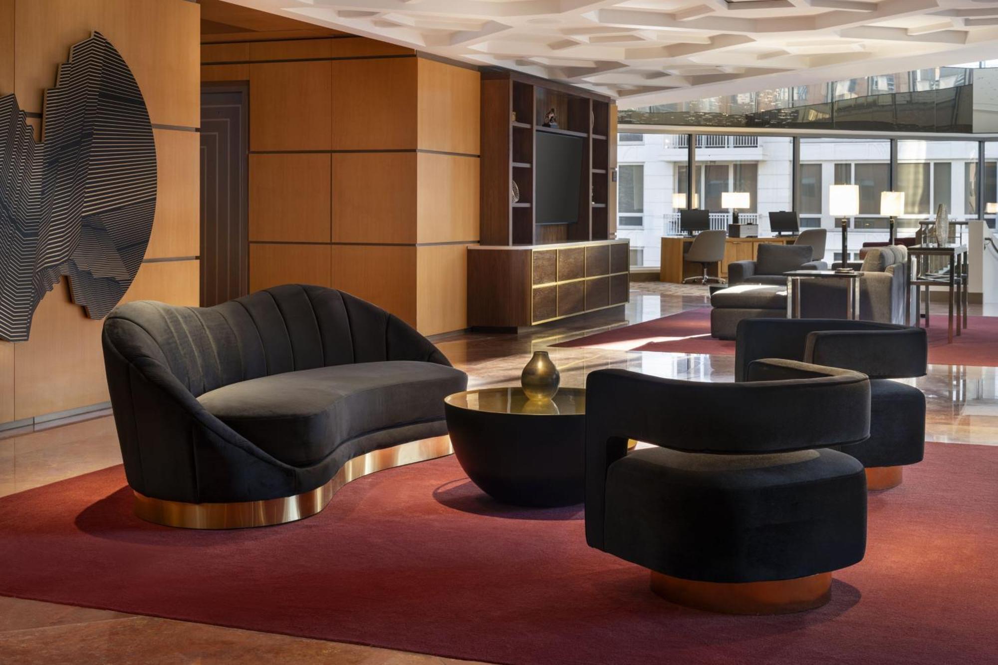 By Marriott Downtown Magnificent Mile 3*