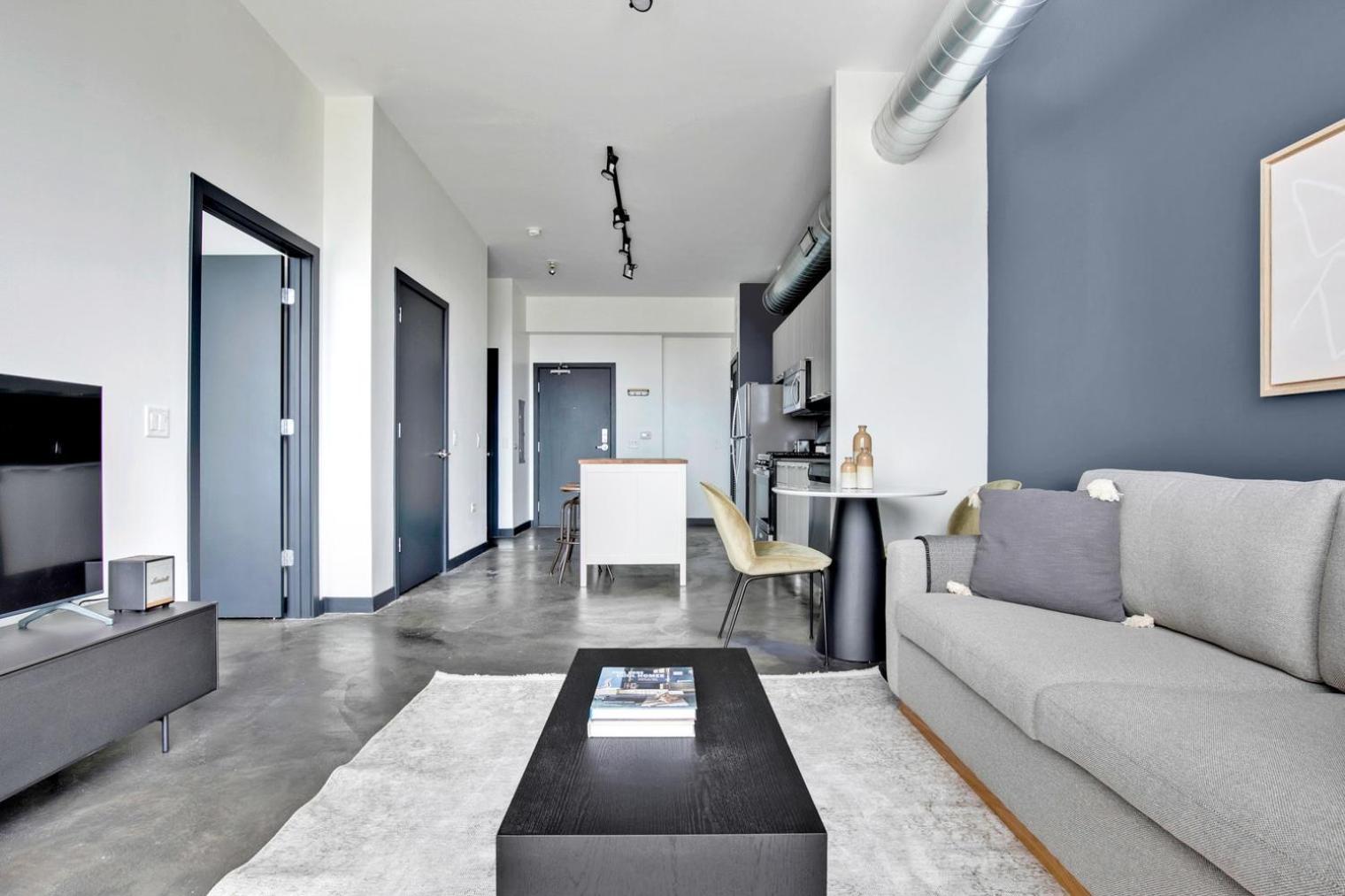 Bucktown 1br W Roof Bbq 1 Block To Blue Line Chi-662