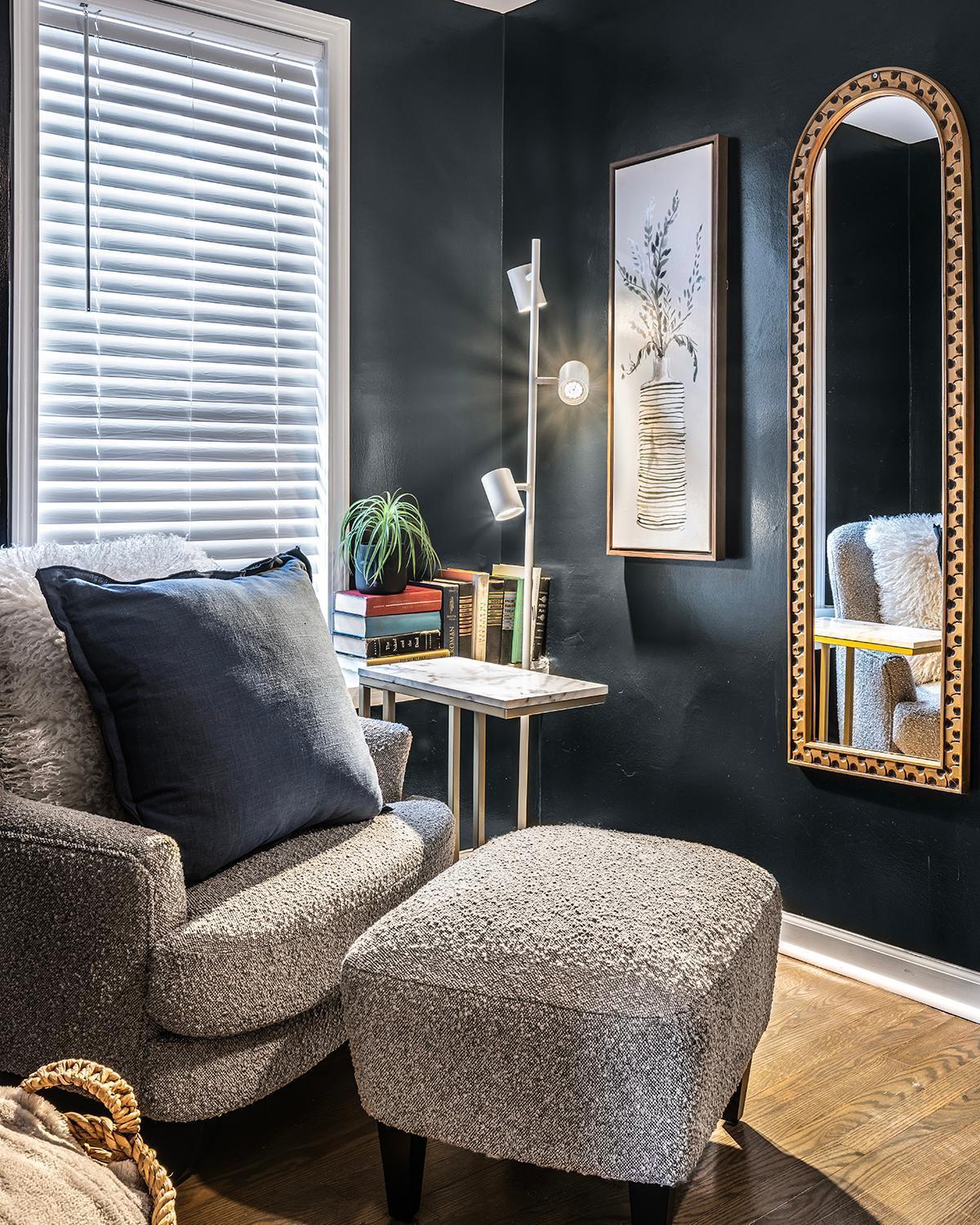 Red Robin - Wicker Park Apartment Chicago