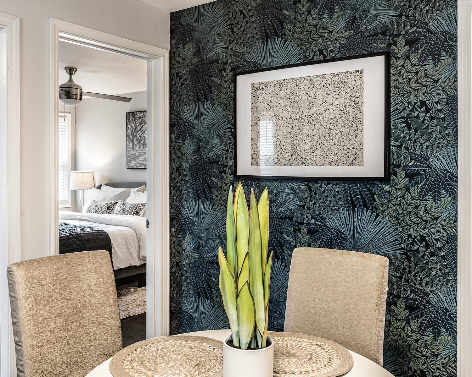 Red Robin - Wicker Park Apartment *