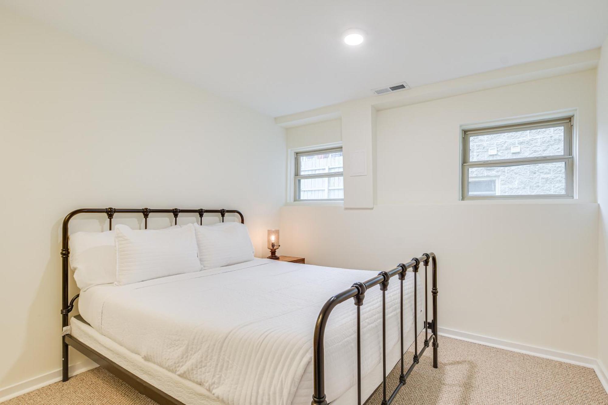 Walk To Michigan With Yard *