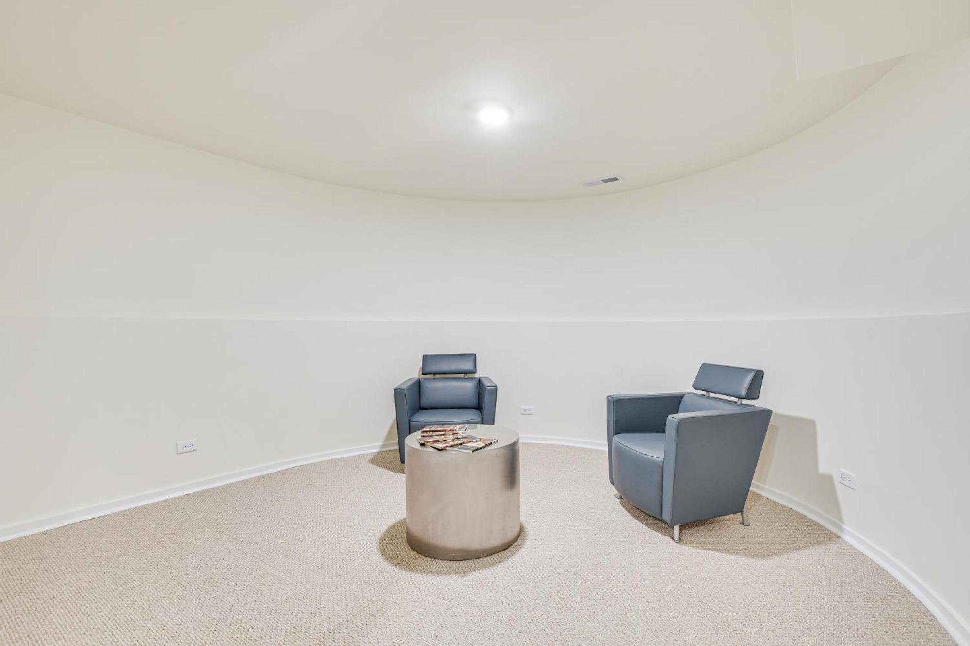 Walk To Michigan With Deck *