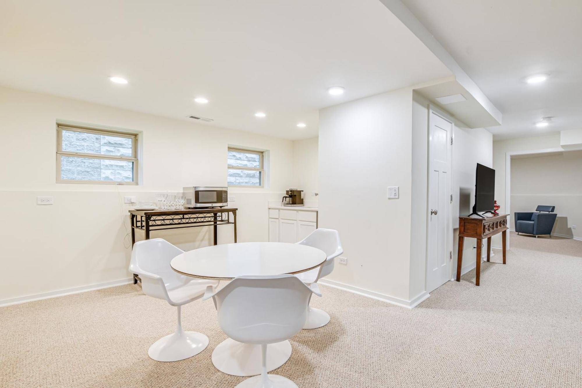 Walk To Michigan With Yard * Chicago