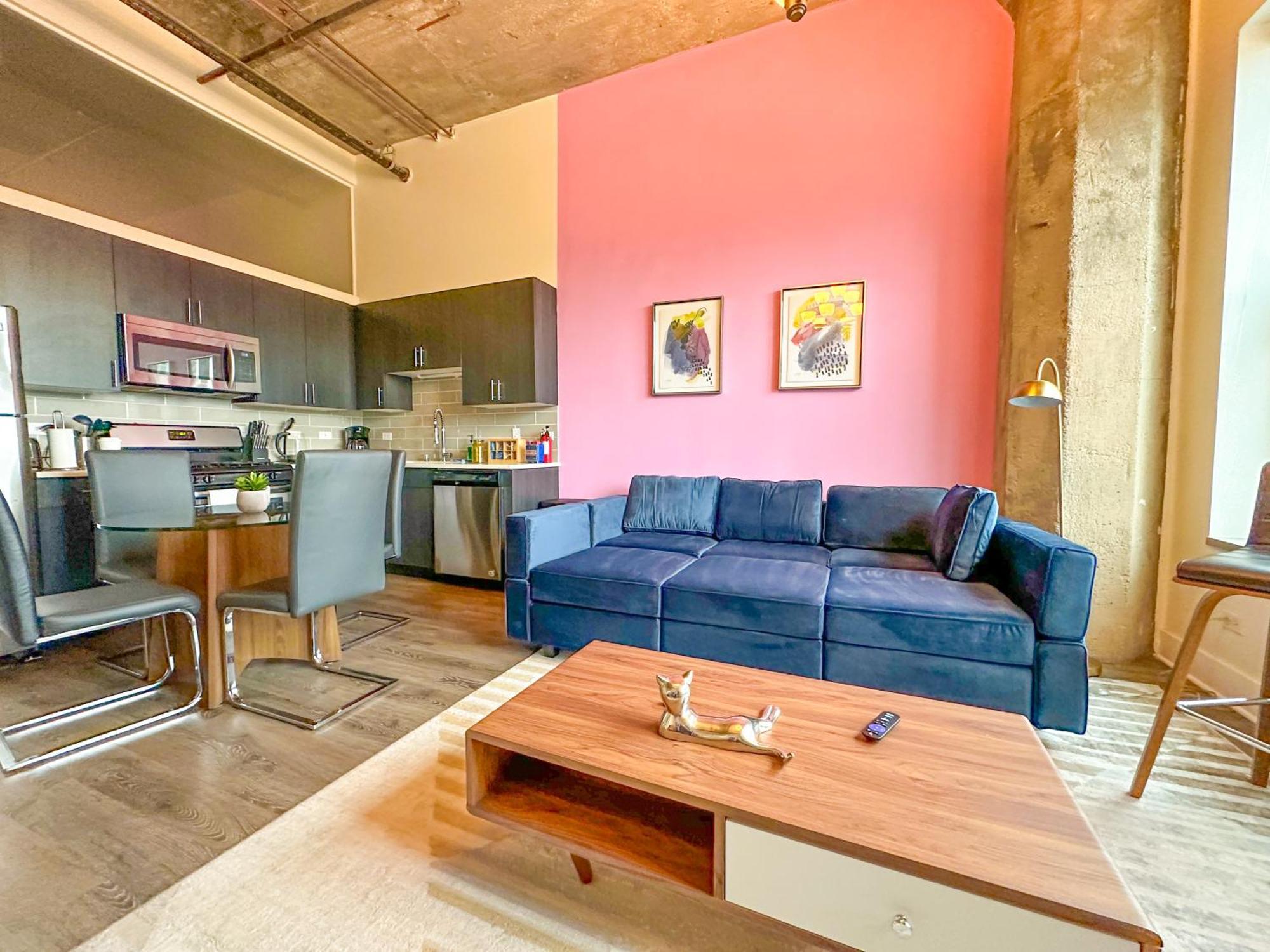 Apartment Modern 2Br Loft With Amazing City Skyline View And Optional Parking For 8 Guests Near Mccormick Place And Soldier Field