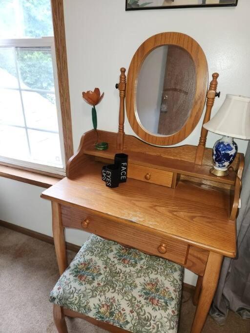 Apartment Retro 2 Bedroom 6 Mins To United Center With Parking *