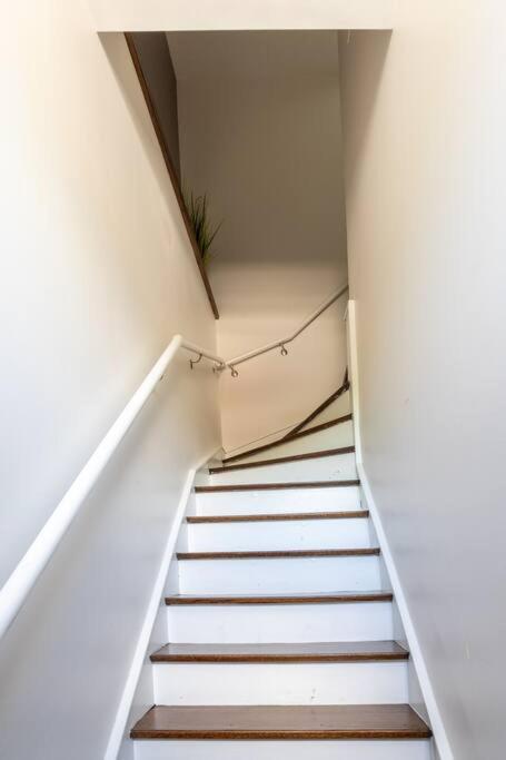Duplex 3 Bed 2 Bat Steps From Lincoln Square Appartement