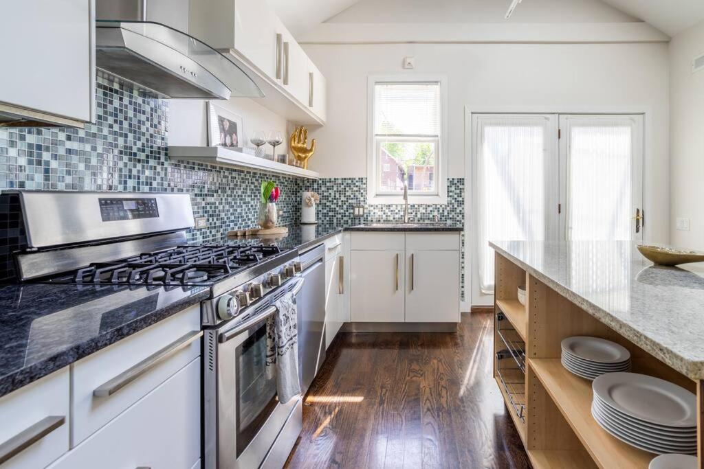 Duplex 3 Bed 2 Bat Steps From Lincoln Square Appartement