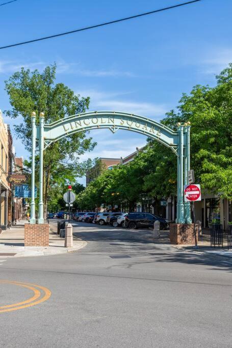 Duplex 3 Bed 2 Bat Steps From Lincoln Square Appartement Chicago