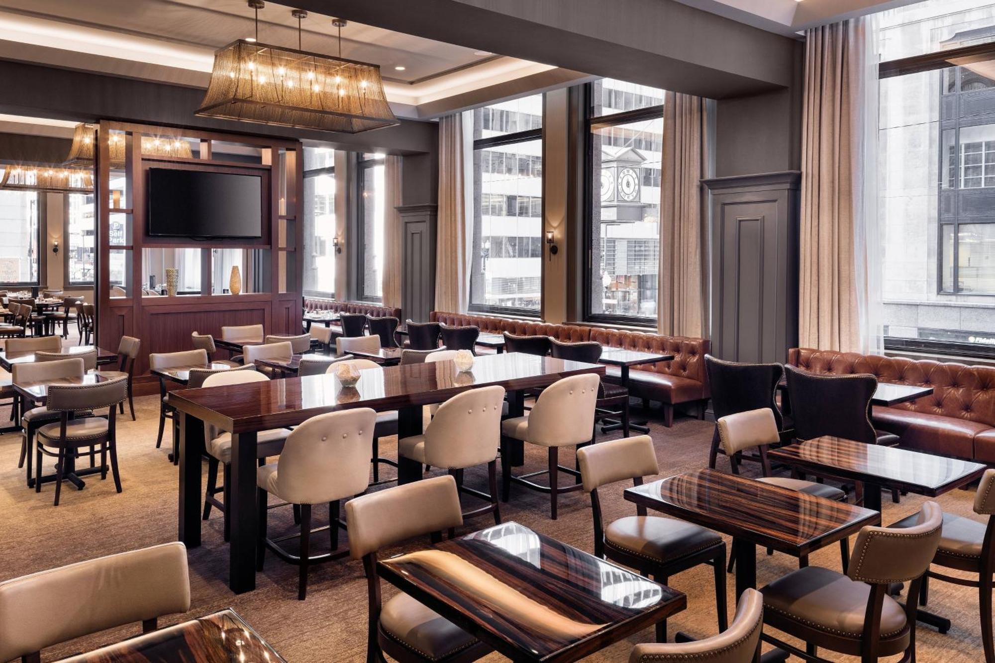 By Marriott Downtown/loop
