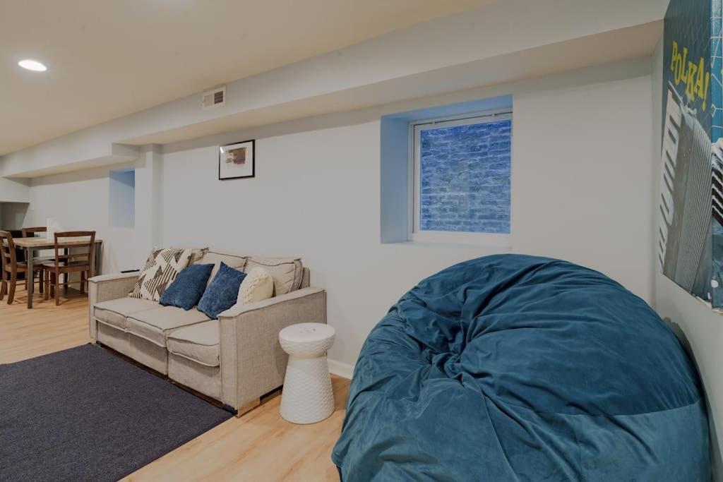 Prime Location In Lakeview Near Wrigleyville