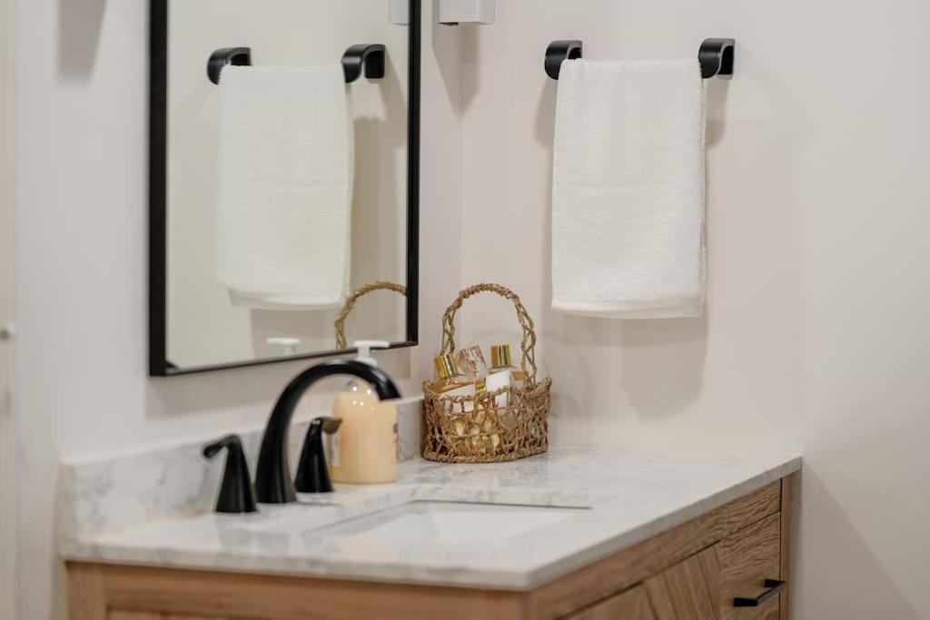 Prime Location In Lakeview Near Wrigleyville Chicago