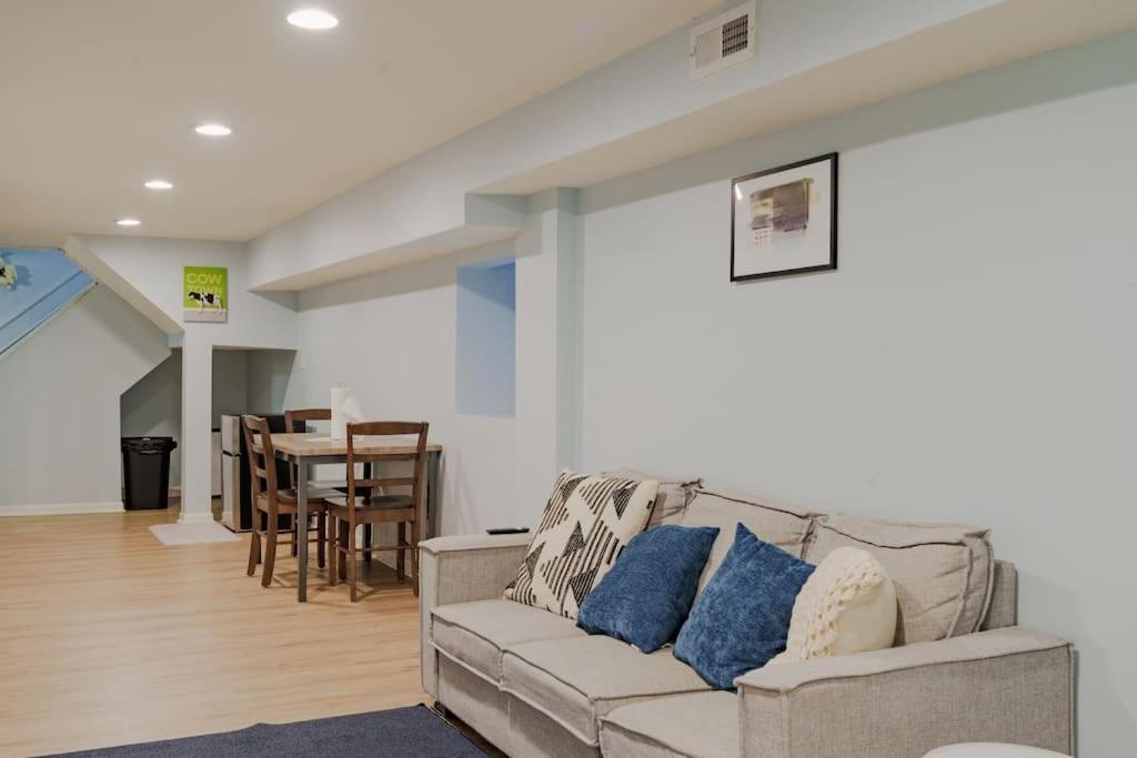 Apartment Prime Location In Lakeview Near Wrigleyville *