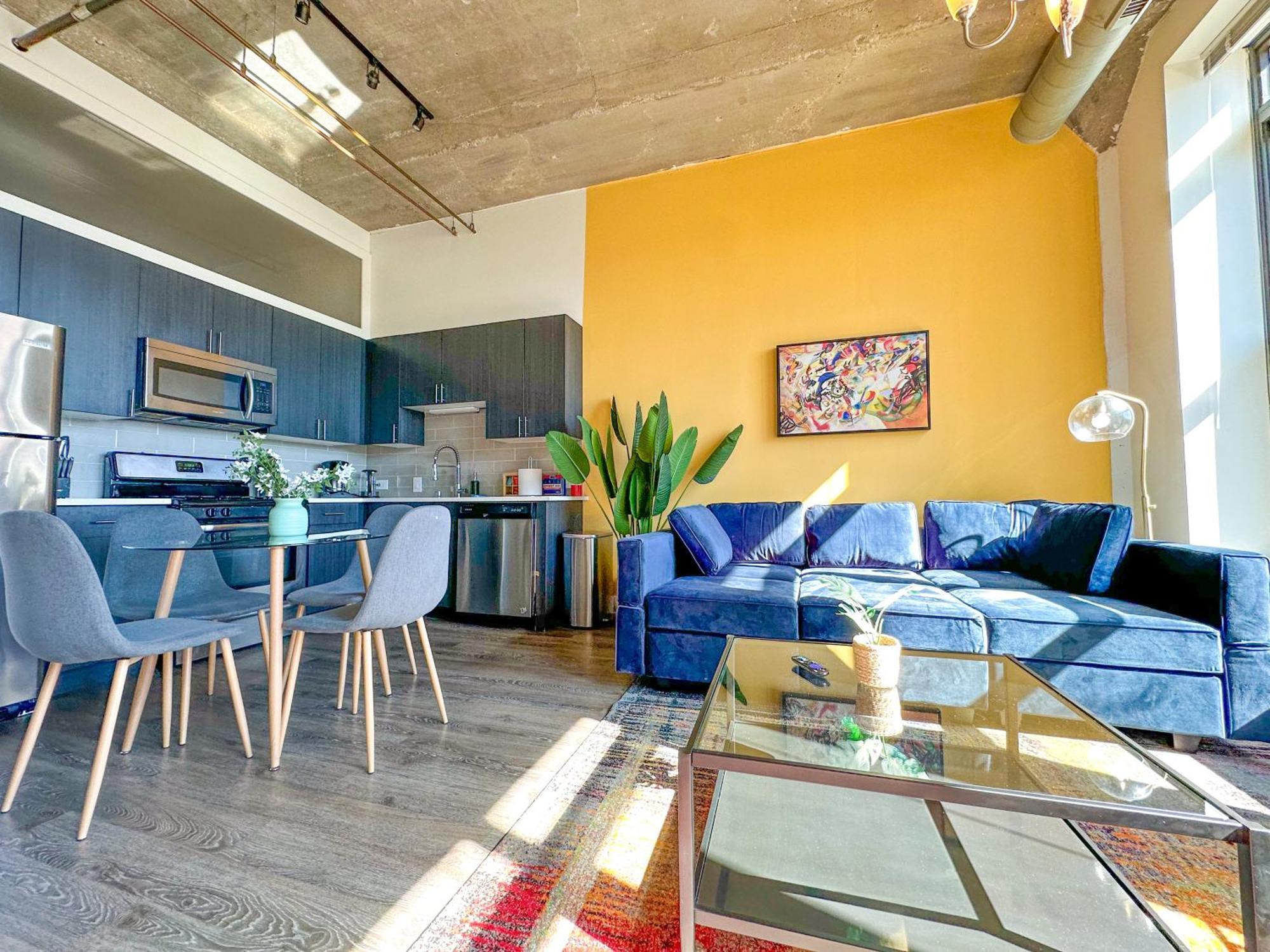 Apartment Mccormick 2br-2ba For 8 Guests With Optional Parking & Gym Chicago