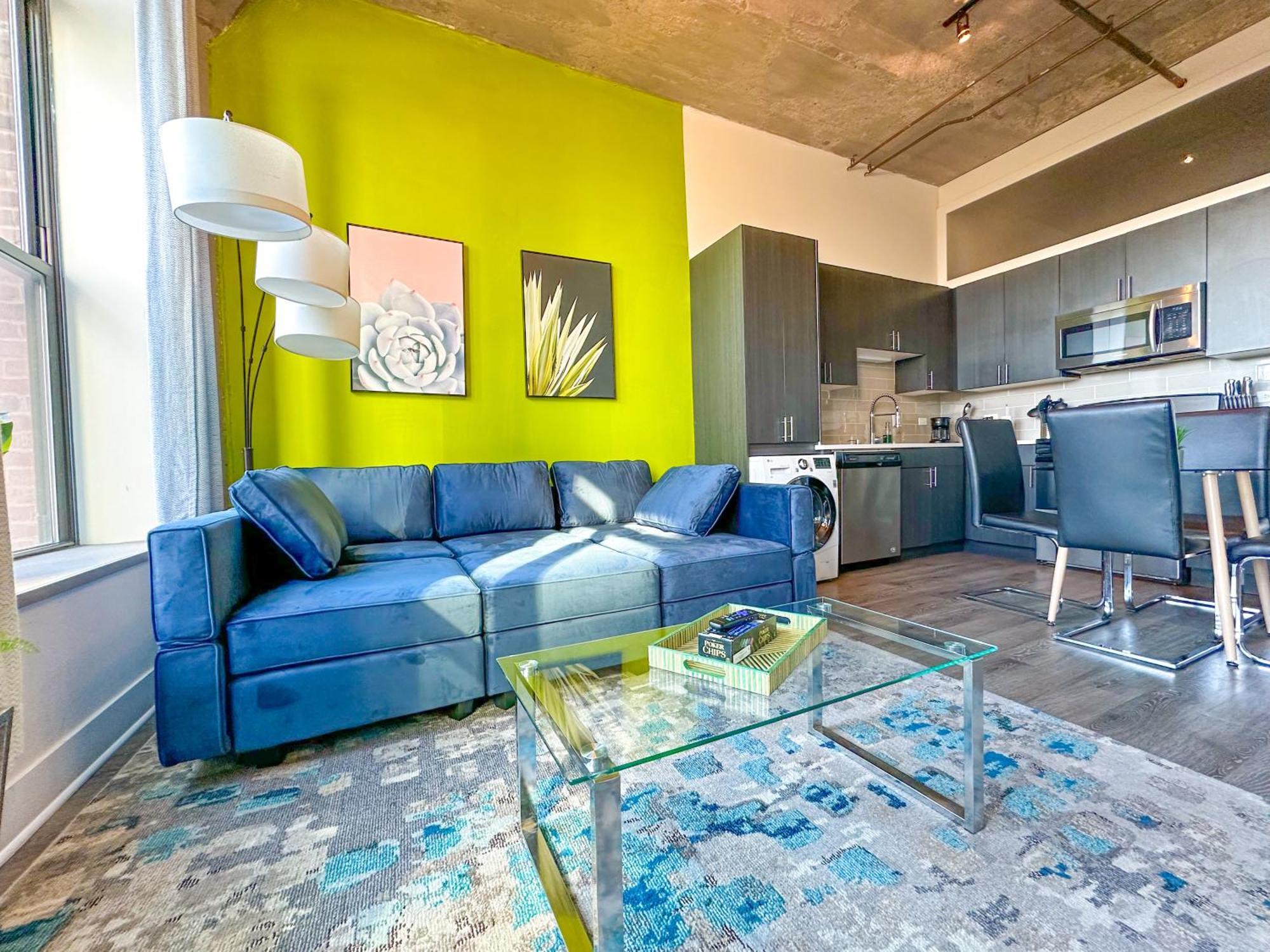 Downtown 2br Getaway South Loop Comfort Near Mccormick Place, Soldier Field And Grant Park Apartment *