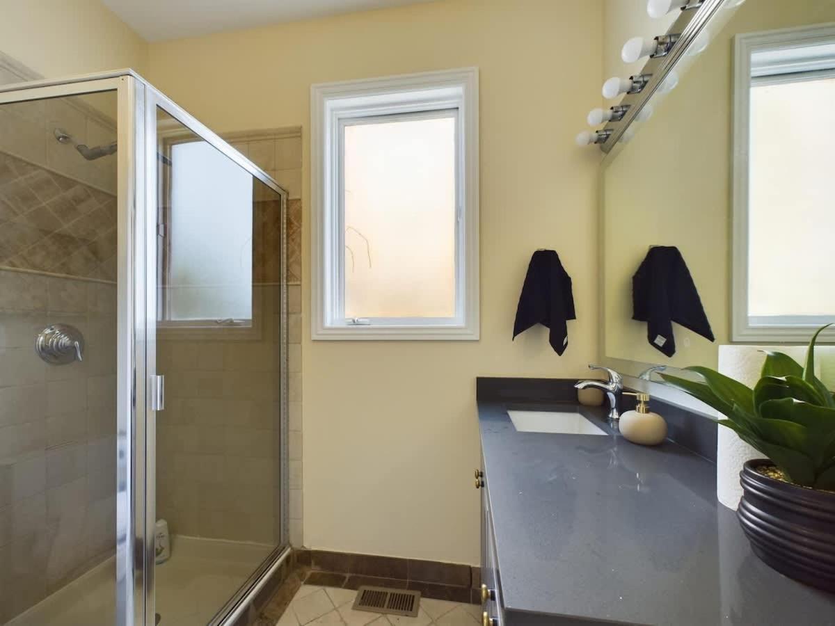 Luxe 4br With Hot Tub & Game Chicago