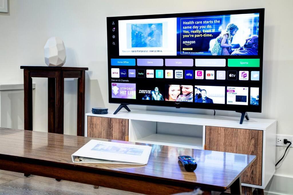 Stylish 2br Stunner In Unbeatable Location Chicago