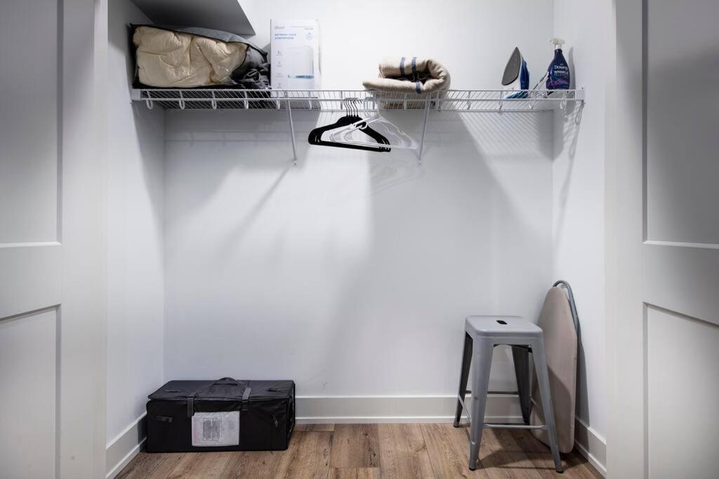 Stylish 2br Stunner In Unbeatable Location *