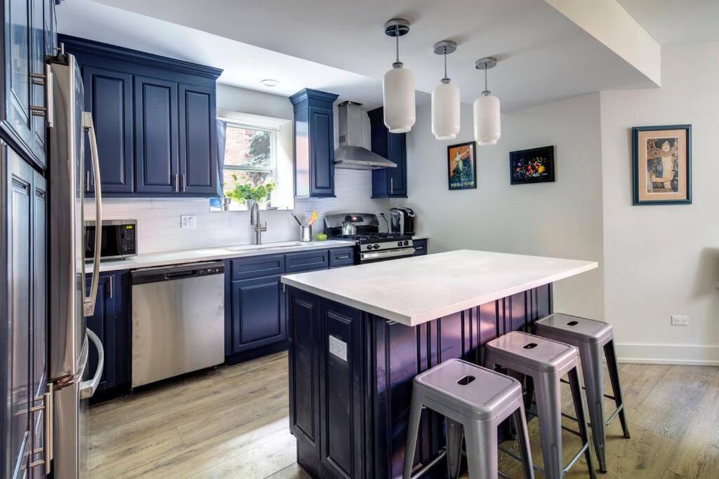 Apartment Stylish 2br Stunner In Unbeatable Location Chicago