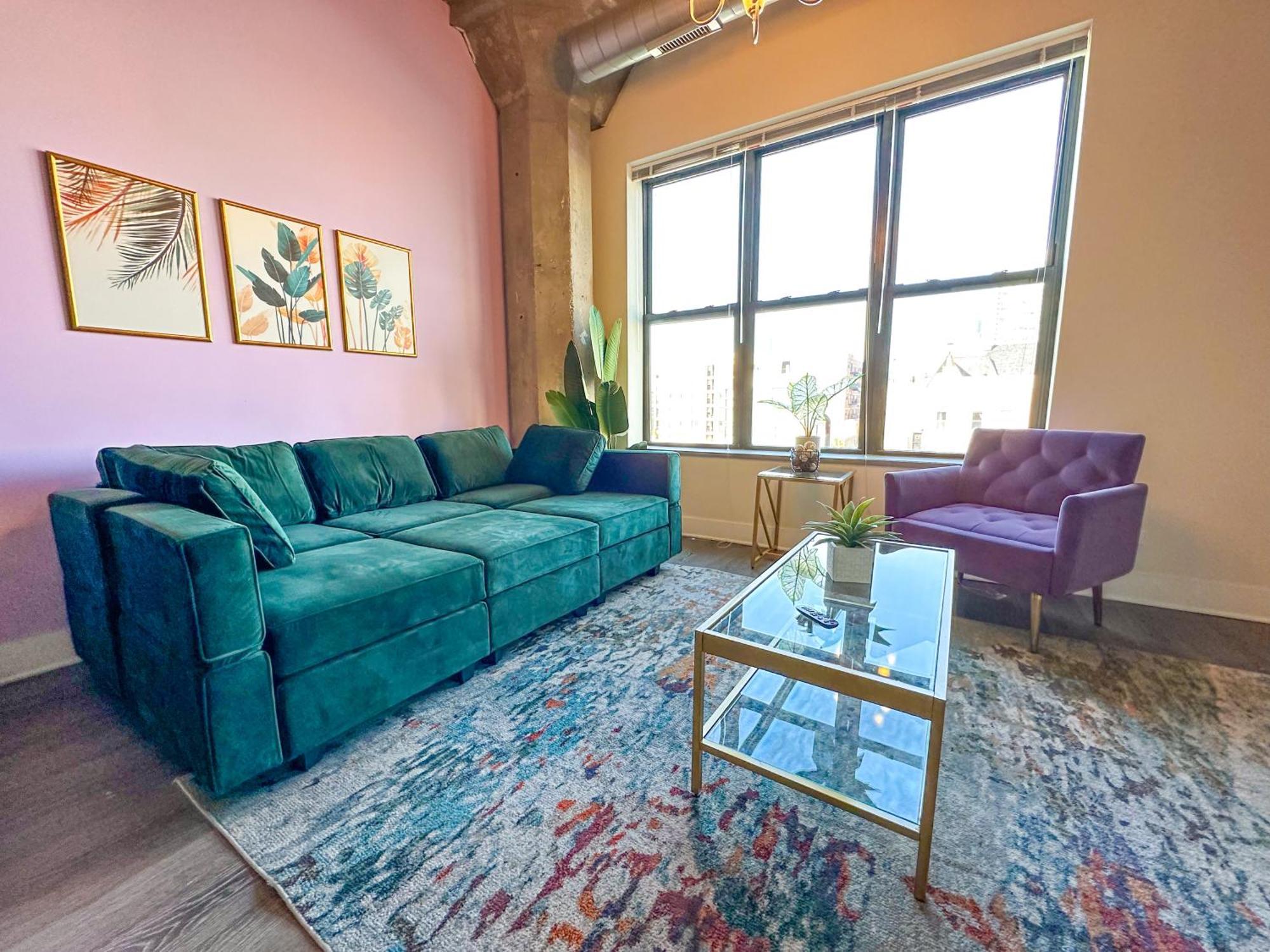 South Loop 2br Retreat With Skyline View And Optional Parking For 8 Guests Near Mccormick Place And Soldier Field Apartment *