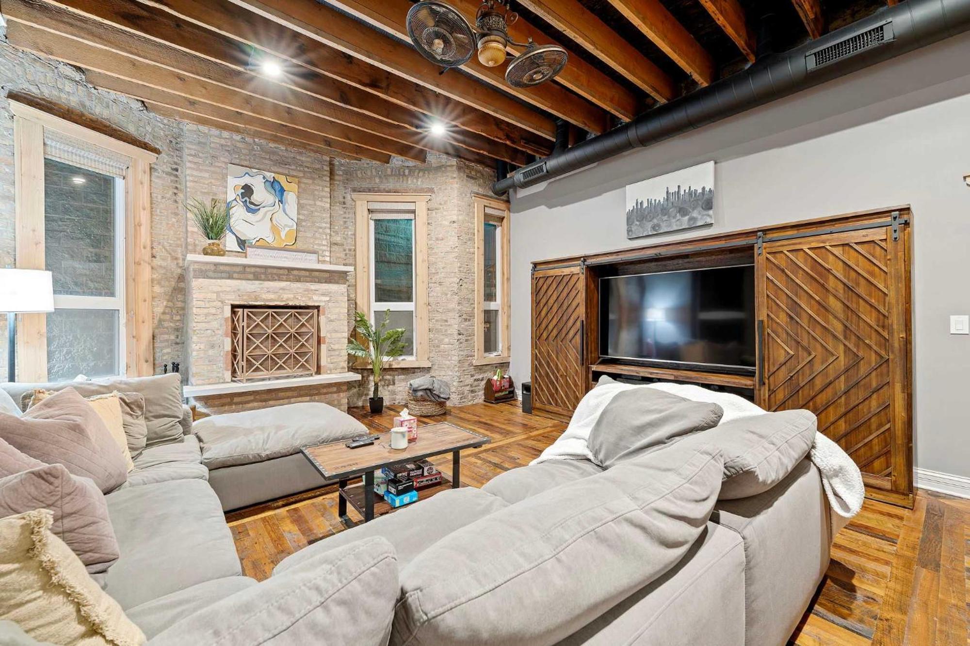 Mid-century Gem By United Center Casa de Férias *