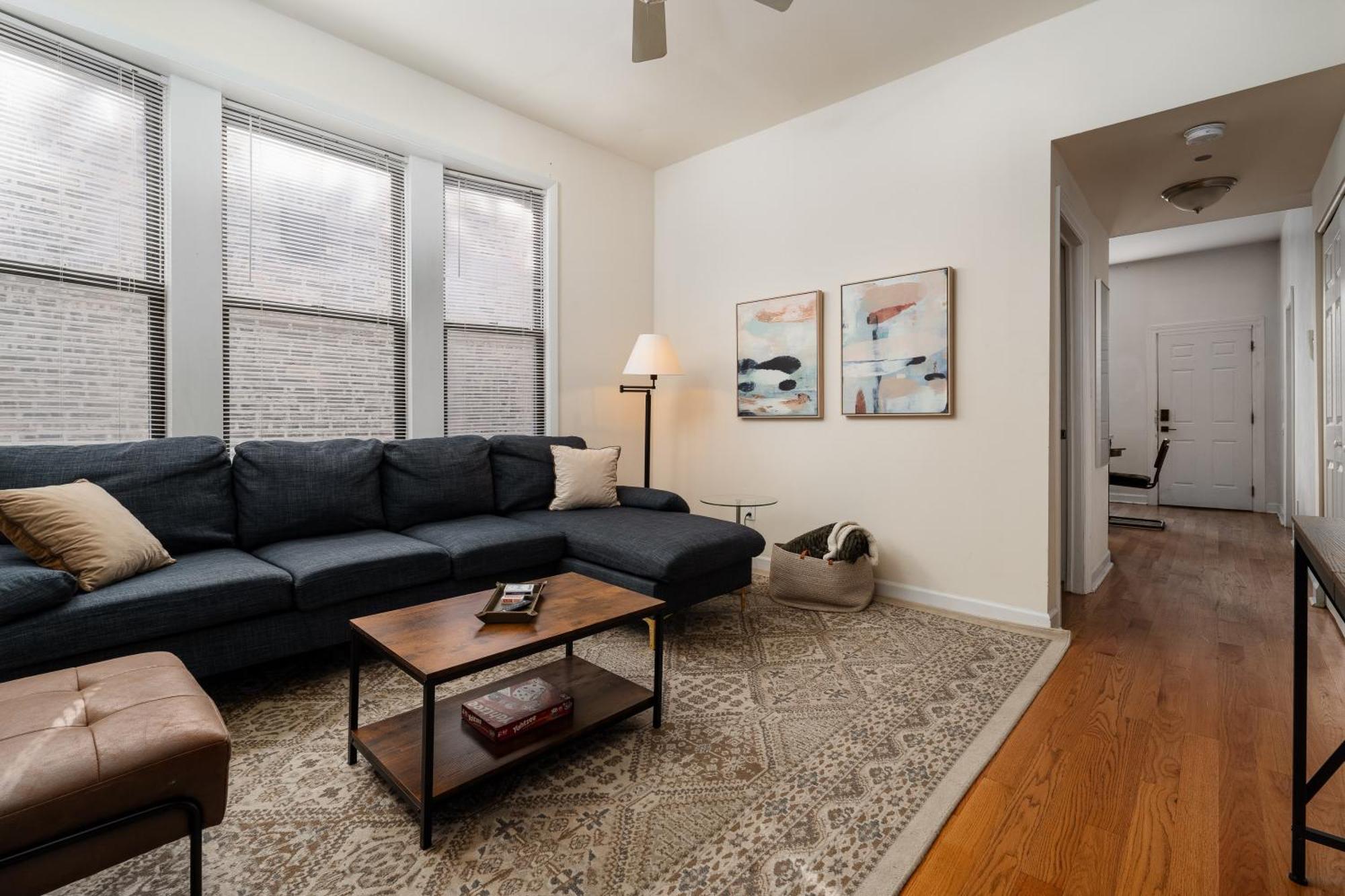 Ukrainian Village 2br Modern D2