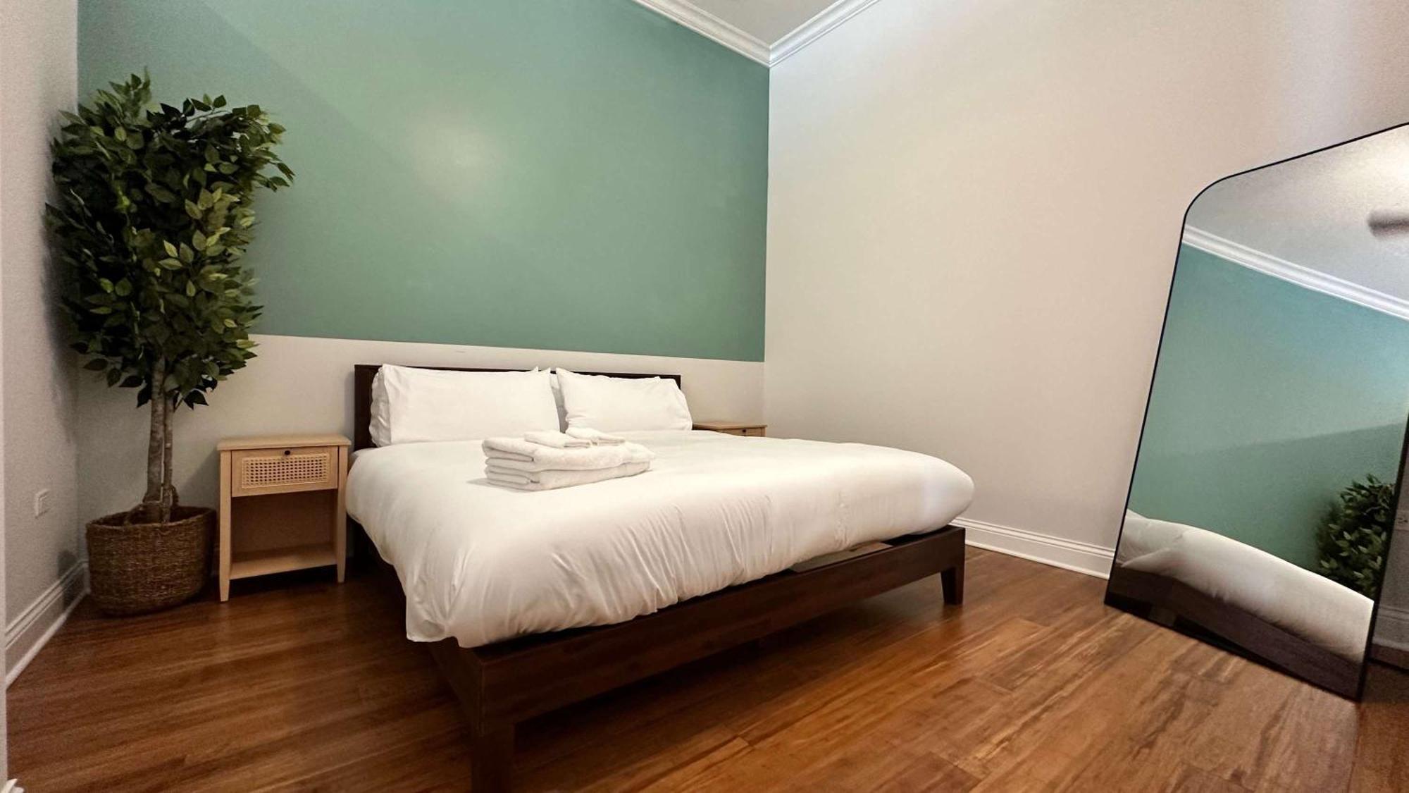 Cozy 1 Bedroom 1 Parking Sleeps 4 *