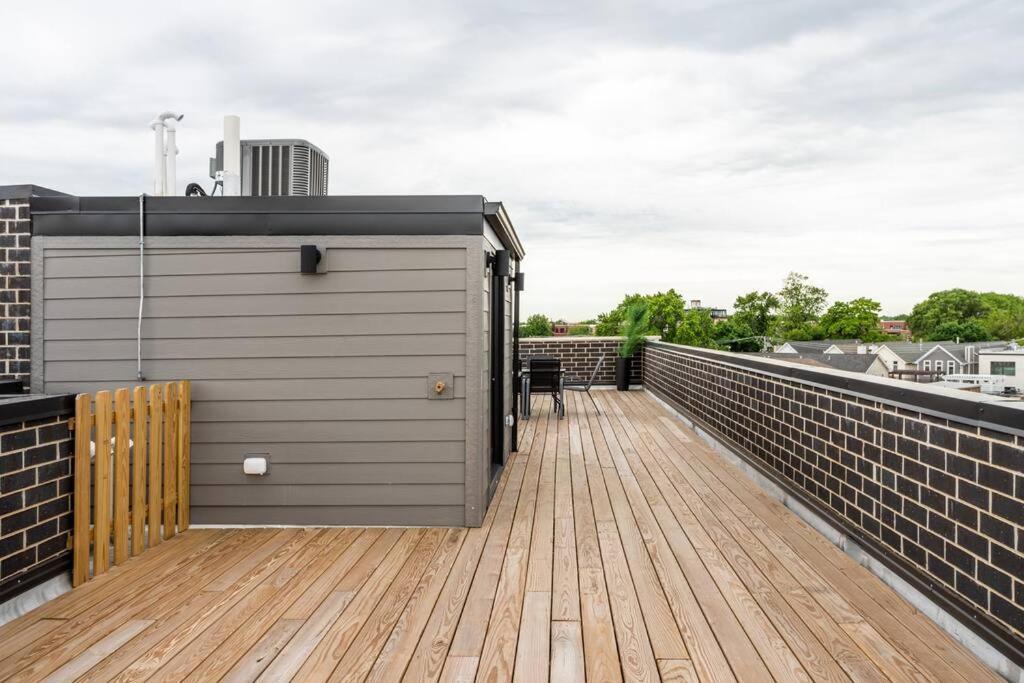 Apartment Large 2-bedroom With Huge Roof Deck View Of Skyline