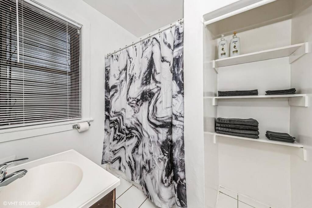 2 Bedroom Near Downtown And The Lakefront Appartement *