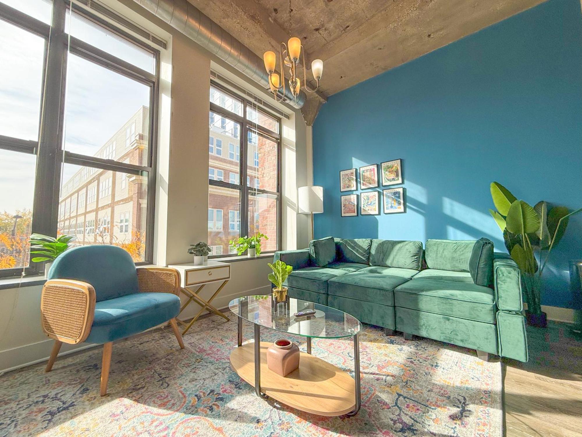 Apartment Mccormick Place Beautiful 2br With Optional Parking Sleeps Up To 8 Near Soldier Field, Grant Park And Lakefront Trail