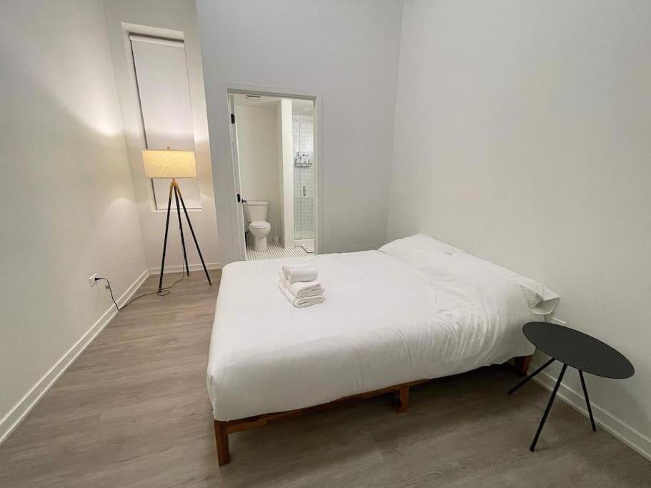 Modern In Pilsen Apartamento
