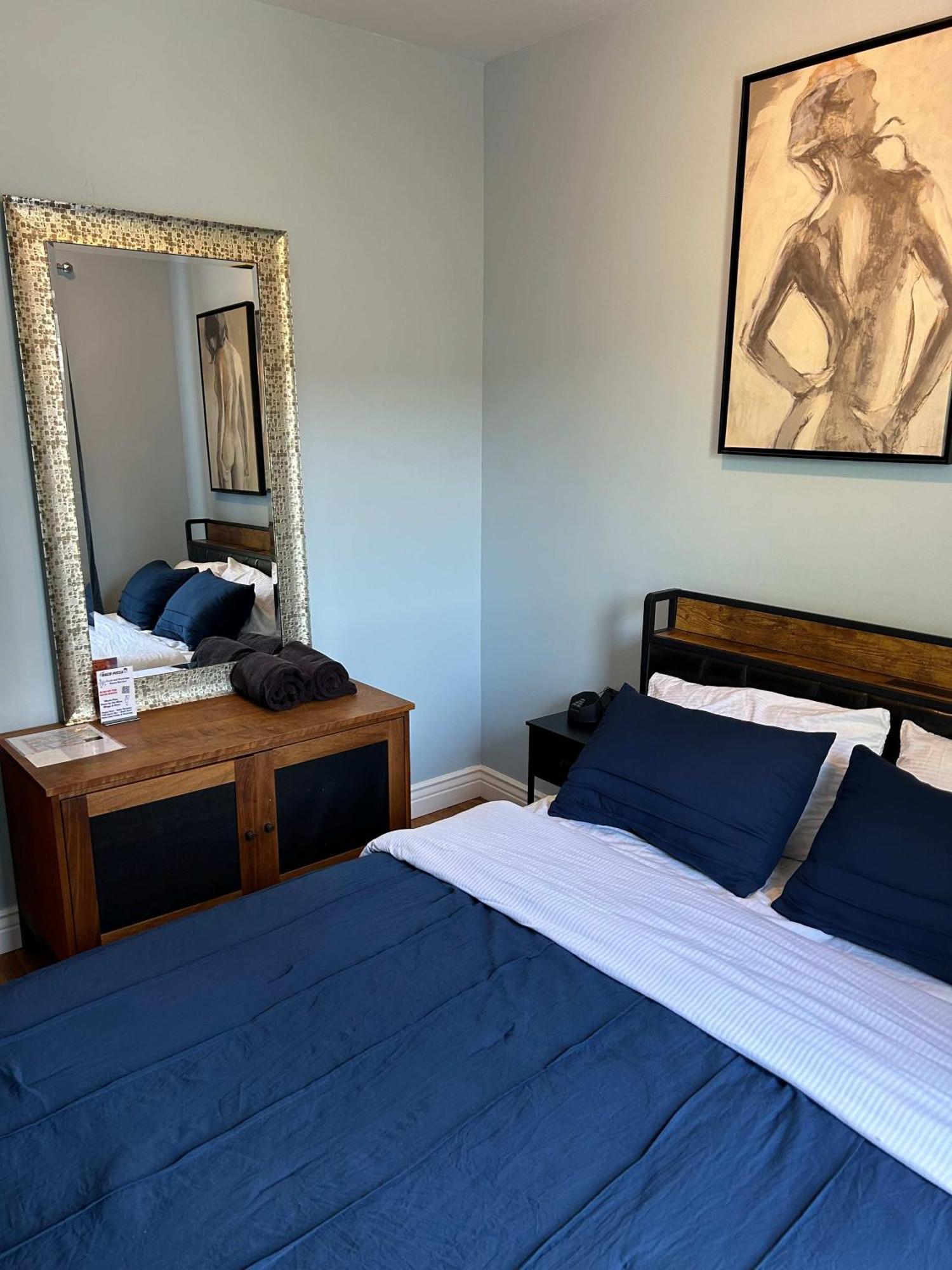 Bed & Breakfast Blue In Dorothy's Bnb