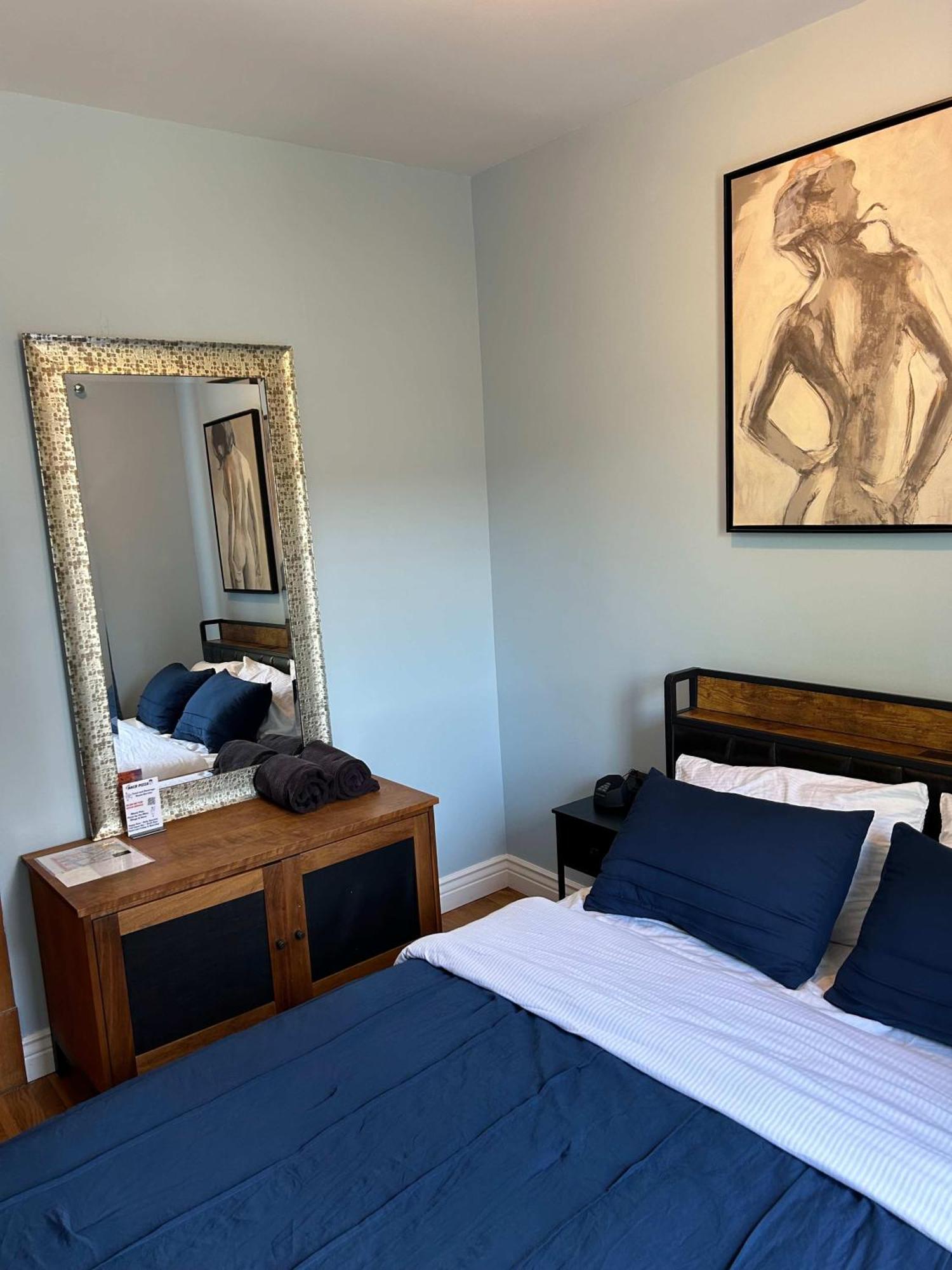 Blue In Dorothy's Bnb