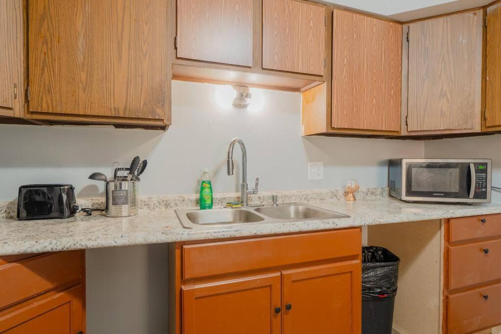 1br Gem In Prime, Vibrant Location Walk To Dining Apartamento Chicago